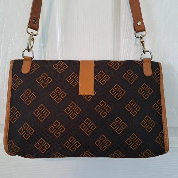 Sac Givenchy Vintage Signature Pattern Shoulder Bag. - Picture 3 of 11